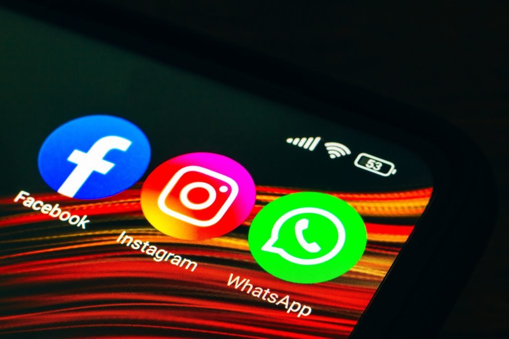 Gigantul tech Meta, compania mamă a rețelei sociale Instagram, a anunțat recent o schimbare radicală în politica sa de securitate și comunicare