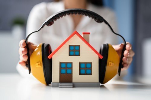 Amenzi pentru tulburarea liniștii publice: cazuri și cuantum în 2026