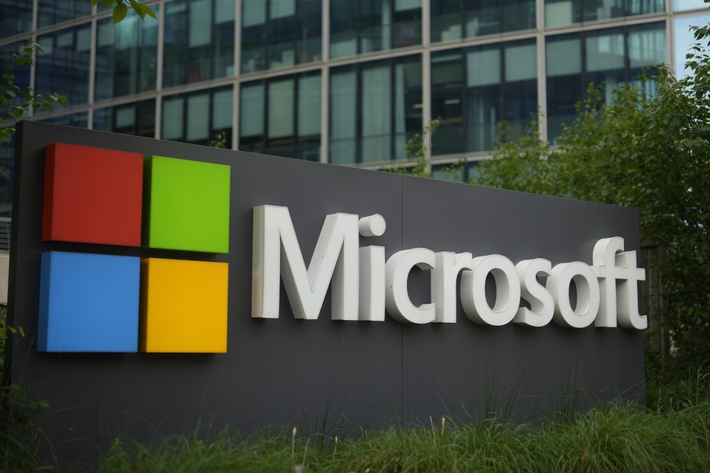 Microsoft a anunțat, recent, o serie de modificări importante pentru sistemul de operare Windows 11, venind după o perioadă marcată de critici acerbe din partea utilizatorilor