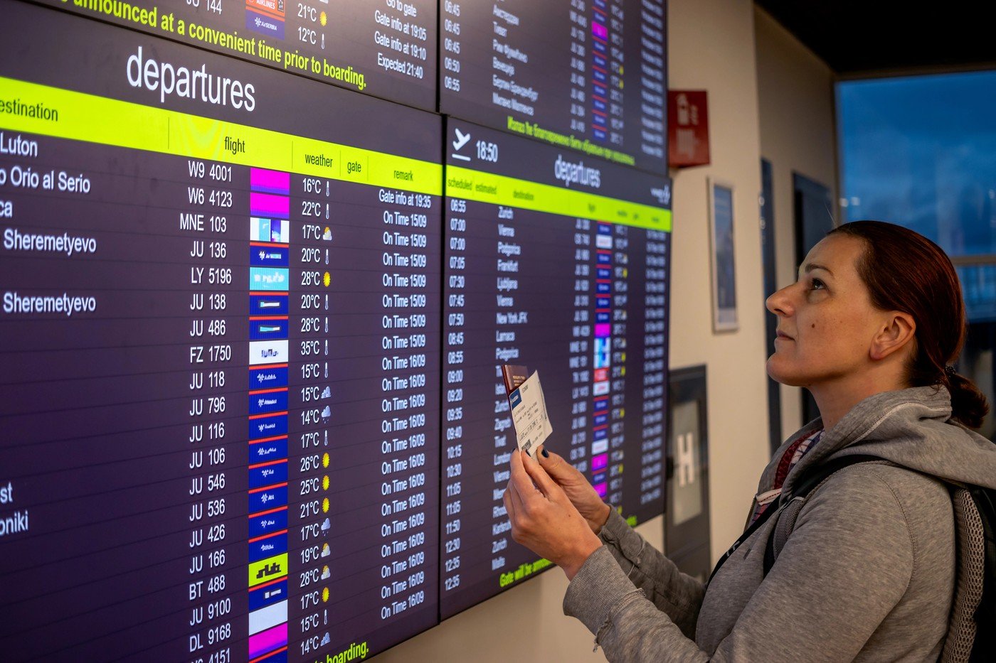 Călătorii aerieni trebuie să fie mult mai bine informați despre drepturile lor, mai ales atunci când întâmpină întârziări care pot complica planurile și pot genera costuri suplimentare considerabile