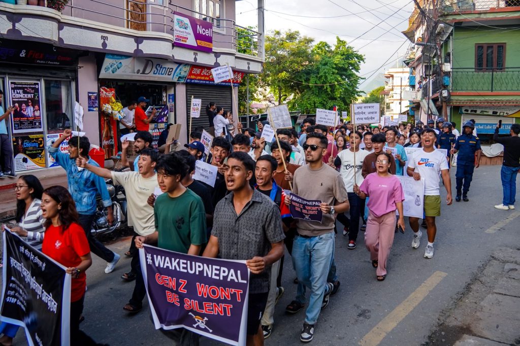 Fostul Premier al Nepalului, arestat în ancheta decesele din protestele Zenei