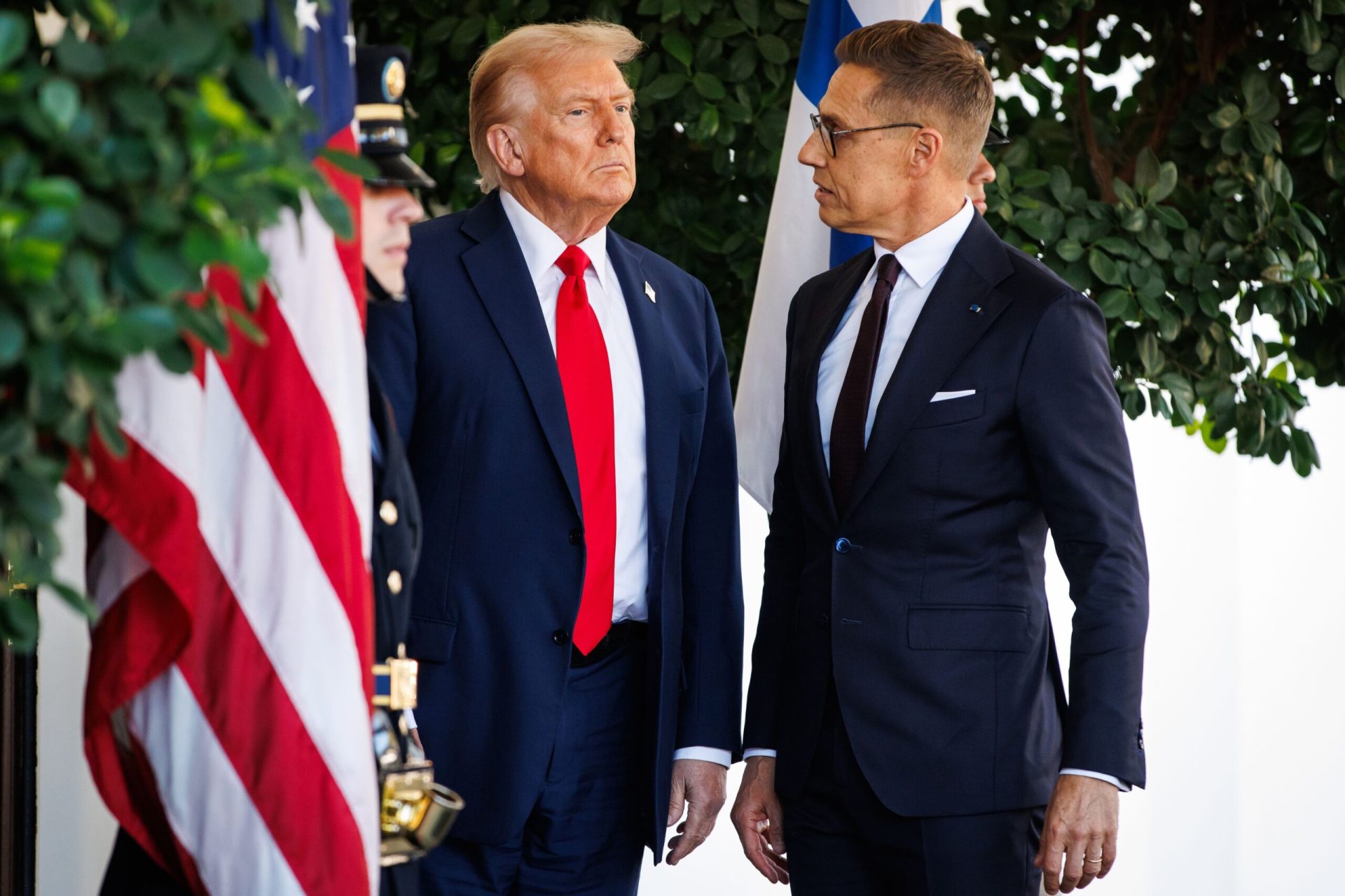 Finlanda, unul dintre cei mai optimisti lideri europeni și cunoscut și pentru legăturile sale neobișnuite cu lumea politică și diplomatică — inclusiv pentru prietenia sa cu fostul președinte american Donald Trump — a făcut recent o declarație care adaugă un nou strat de tensiune în contextul geopolitic tot mai incert din Orientul Mijlociu