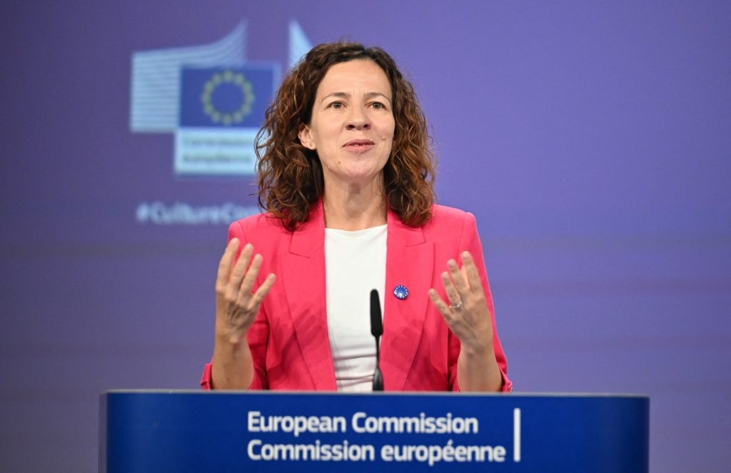 Inteligența artificială va transforma radical modul în care învățăm, iar profesorii trebuie să fie pregătiți să o integreze responsabil în procesul educațional Transformarea digitală a educației devine din ce în ce mai vizibilă, odată cu avansurile rapide ale inteligenței artificiale (IA)