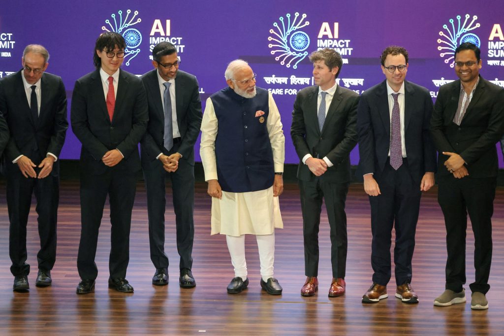 Un moment stânjenitor a avut loc recent pe scena summitului global dedicat inteligenței artificiale, organizat de India