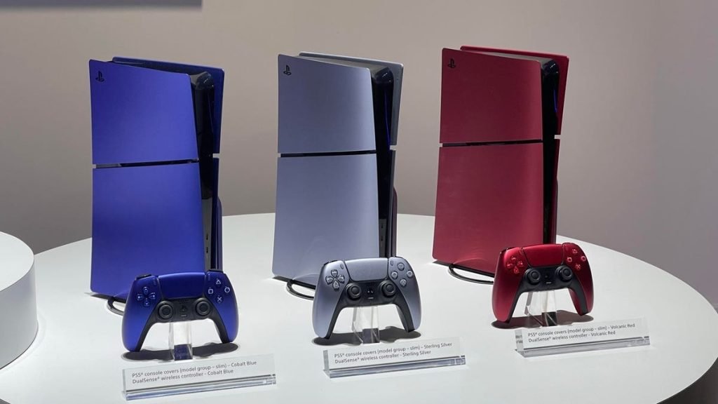 Prețurile noilor console PlayStation sunt, din această primă zi a lunii aprilie, mai sus decât ne-am fi așteptat, marcând o nouă etapă în strategia companiei japoneze Sony de a-și poziționa produsele în segmentul premium al pieței de gaming
