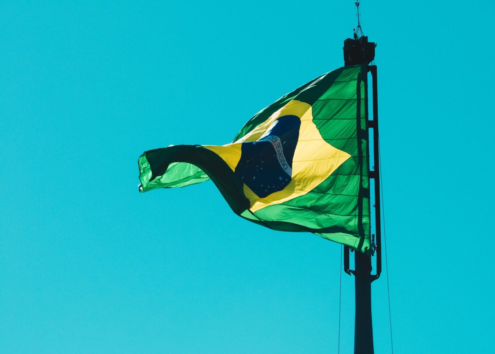 Un bătrân din Brazilia, longevitatea sa depășind toate recordurile cunoscute până acum, a devenit cel mai vârstnic om în viață pe planetă, după ce a fost recunoscut oficial în cadrul Cartei recordurilor mondiale