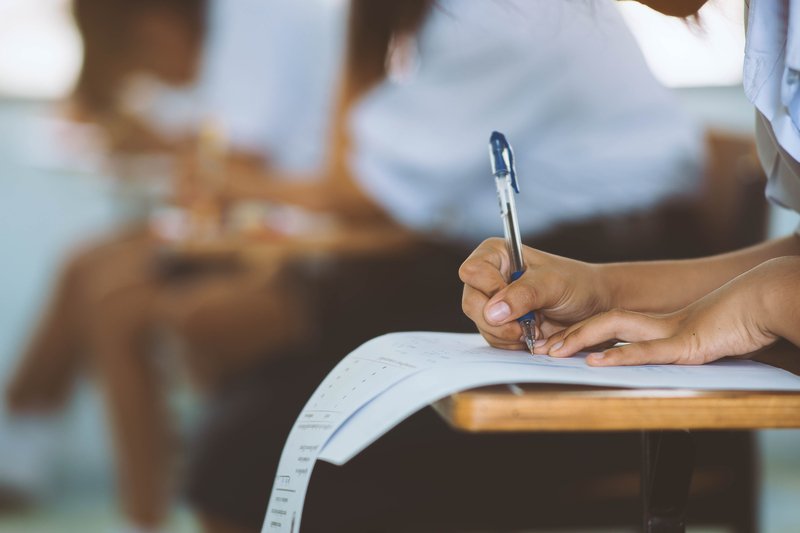 Rezultatele simulării Evaluării Naționale 2026 pentru elevii de clasa a VIII-a vor fi comunicate oficial luni, 30 martie, de către unitățile de învățământ