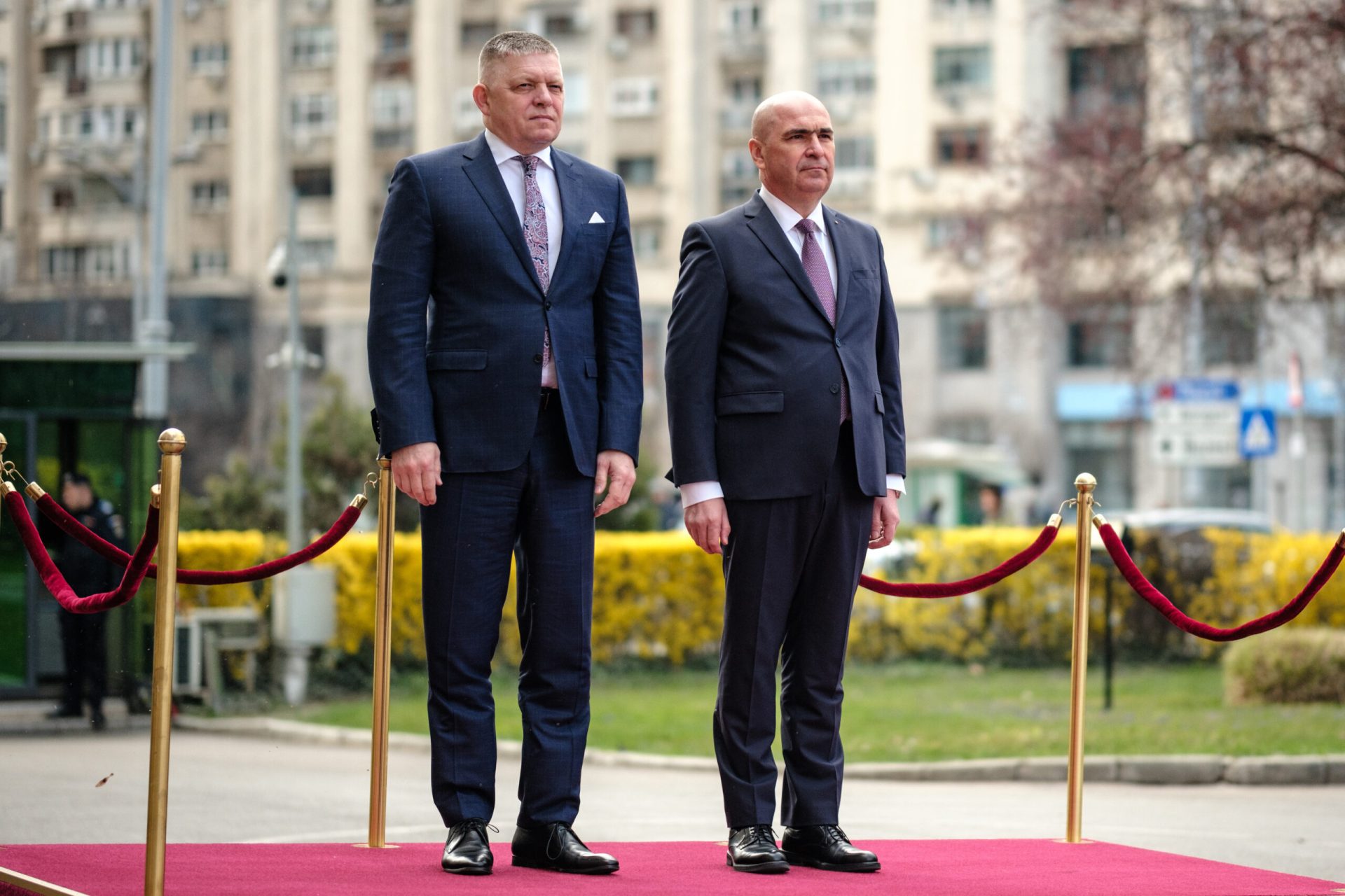 România și Slovacia intensifică colaborarea în domenii strategice, în contextul geopolitical actual Președintele de onoare al guvernului slovac, premierul Robert Fico, aflat într-o vizită oficială la București, a susținut un discurs în care a accentuat importanța consolidării parteneriatului bilateral în domenii esențiale precum apărările militare, energia și cultură
