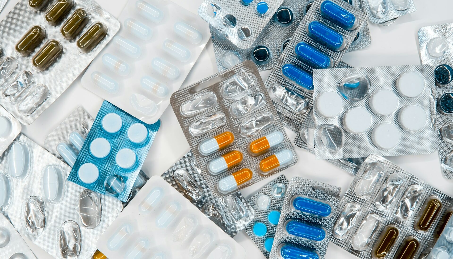 Locuitorii din Sectorul 1 pot beneficia de un sprijin financiar semnificativ pentru achiziția medicamentelor, o inițiativă menită să atenueze dificultățile financiare ale celor mai vulnerabili categorii de persoane