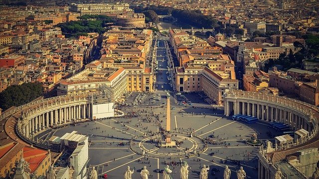 Criza creștinilor din Liban escaladează: autoritățile cer protecție Vaticanului după atacul asupra satului Qlayaa Autoritățile libaneze au făcut un apel disperat adresat Vaticanului, solicitând intervenția urgentă a Sfântului Scaun pentru a proteja comunitățile creștine din zonele de frontieră cu Israelul