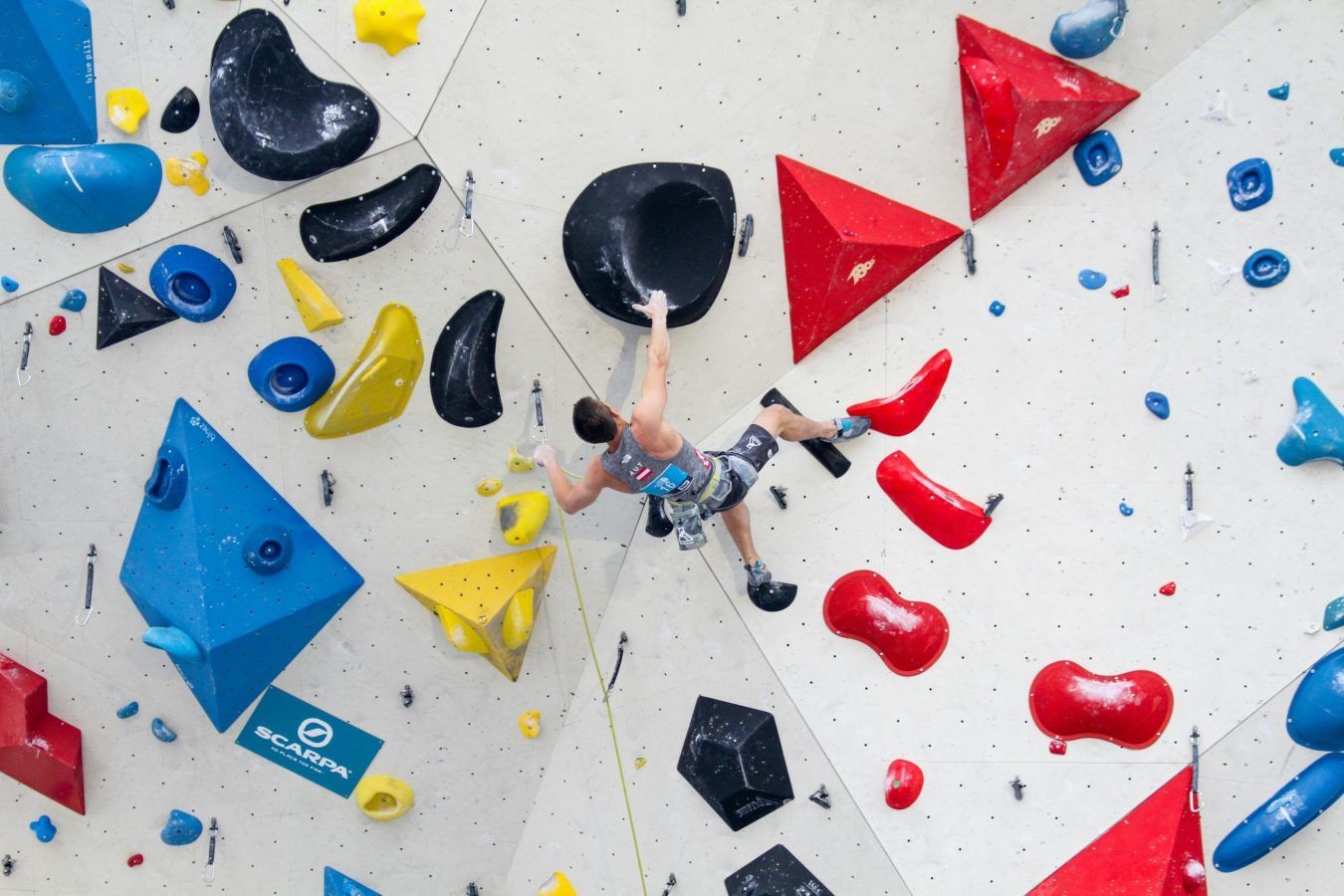 Bangalore dedicată pasionaților de alpinism indoor: cele mai bune locuri pentru o sesiune de escaladă în capitala Thailandei În timp ce multe destinații din Thailanda atrag turiști prin frumusețea peisajelor naturale, capitala Bangkok devine, tot mai mult, un centru pentru iubitorii de sporturi urbane, mai ales pentru cei pasionați de escaladă