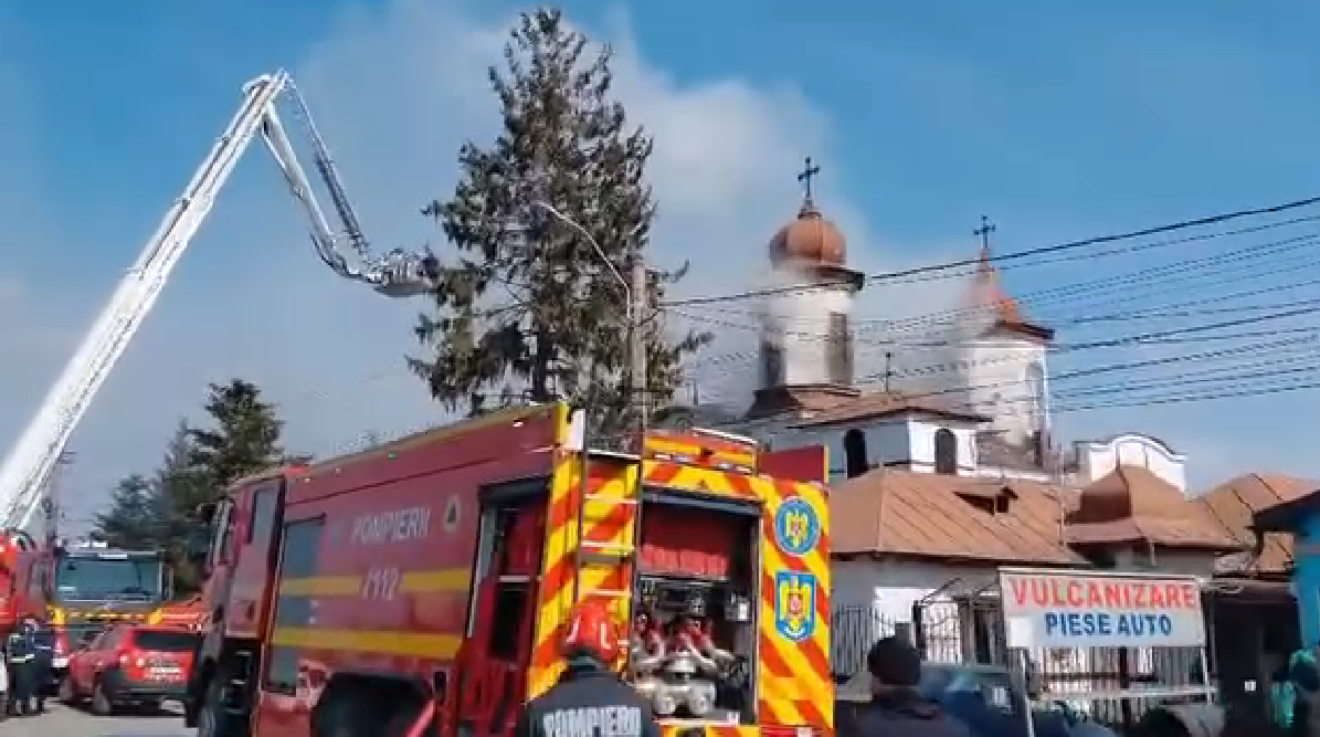 Incendiu devastator izbucnit în biserica veche din Puchenii Moșneni: salvare spectaculoasă, pagube materiale semnificative Un incendiu cu amploare a zguduit duminică dimineață satul Puchenii Moșneni, din comuna Puchenii Mari, una dintre cele mai vechi și valoroase biserici din județul Prahova