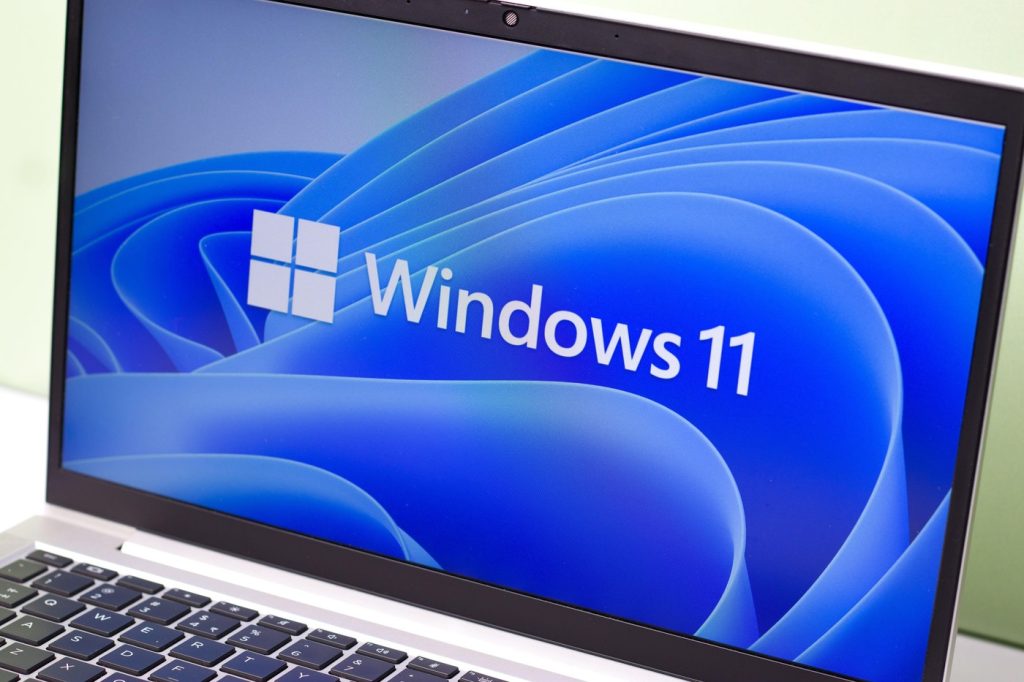 Microsoft anunță schimbări majore pentru Windows 11, în încercarea de a redobândi încrederea utilizatorilor, după un recent val de critici legate de stabilitate și funcționalitate