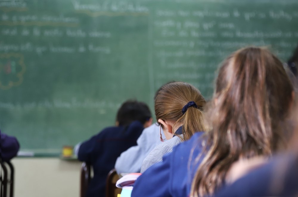 Elevii de clasa a VIII-a au susținut luni proba scrisă la Limba și Literatura Română, în cadrul simulării pentru Evaluarea Națională 2026