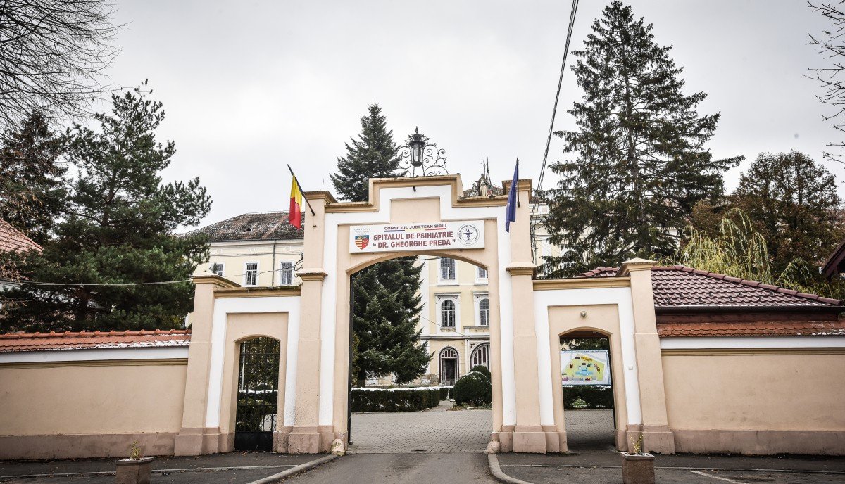 Criza spitalelor de psihiatrie din România atinge un nivel alarmant, fiind comparabilă cu cele mai dificile perioade din istoria recentă a sănătății mintale din țară