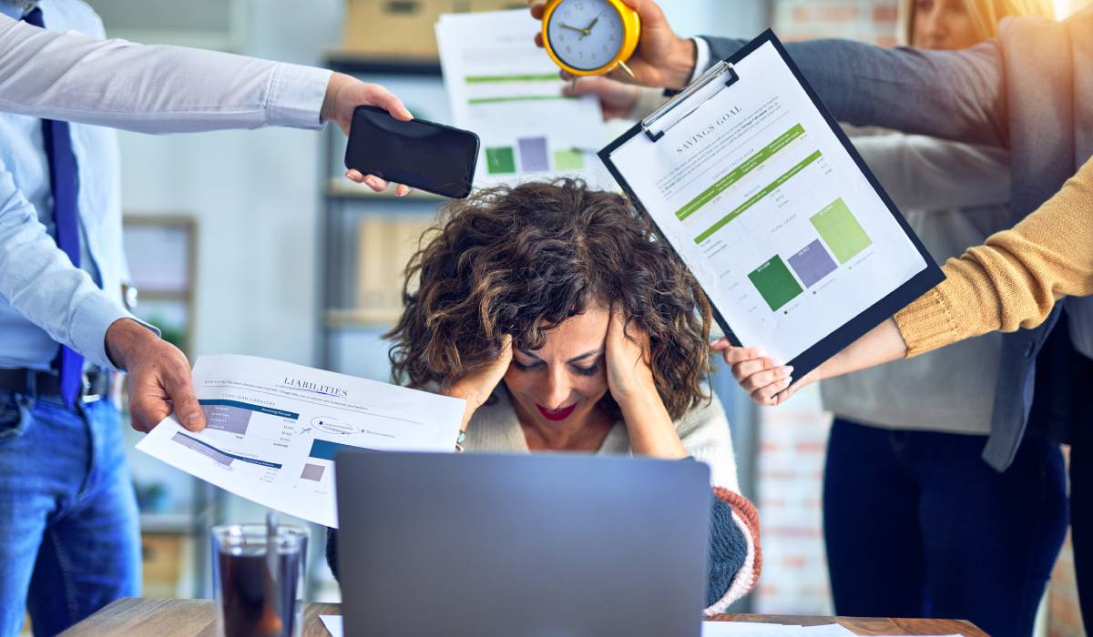 Românii resimt din plin presiunea timpului și a responsabilităților profesionale, iar efectele acestor stresuri încep să se manifeste din ce în ce mai grav în dinamicile familiei