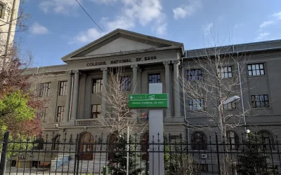 Divorț administrativ în centrul Capitalei: Colegiul „Sfântul Sava” se separă de școala „Vasile Alecsandri” Un proiect de hotărâre aflat pe ordinea de zi a ședinței Consiliului General al Municipiului București (CGMB) prevede divizarea administrativă a imobilului situat în centrul Capitalei, în care funcționează două dintre cele mai vechi și prestigioase instituții de învățământ din oraș