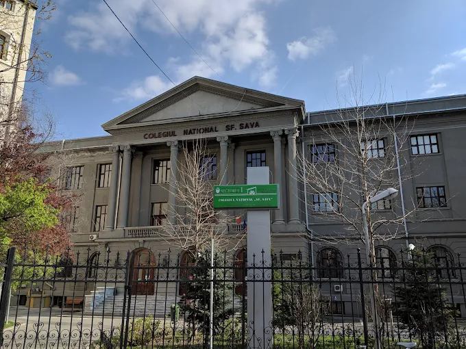 Divorț administrativ în centrul Capitalei: Colegiul „Sfântul Sava” se separă de școala „Vasile Alecsandri” Un proiect de hotărâre aflat pe ordinea de zi a ședinței Consiliului General al Municipiului București (CGMB) prevede divizarea administrativă a imobilului situat în centrul Capitalei, în care funcționează două dintre cele mai vechi și prestigioase instituții de învățământ din oraș