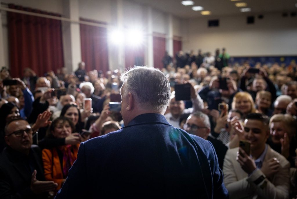 Partidul Tisza și FIDESZ înving în sondaje, la o lună înainte de alegerile din Ungaria Dubla alinare a scenariului politic din Ungaria pare să fie deja stabilită, conform datelor recente ale Centrului de Cercetare 21
