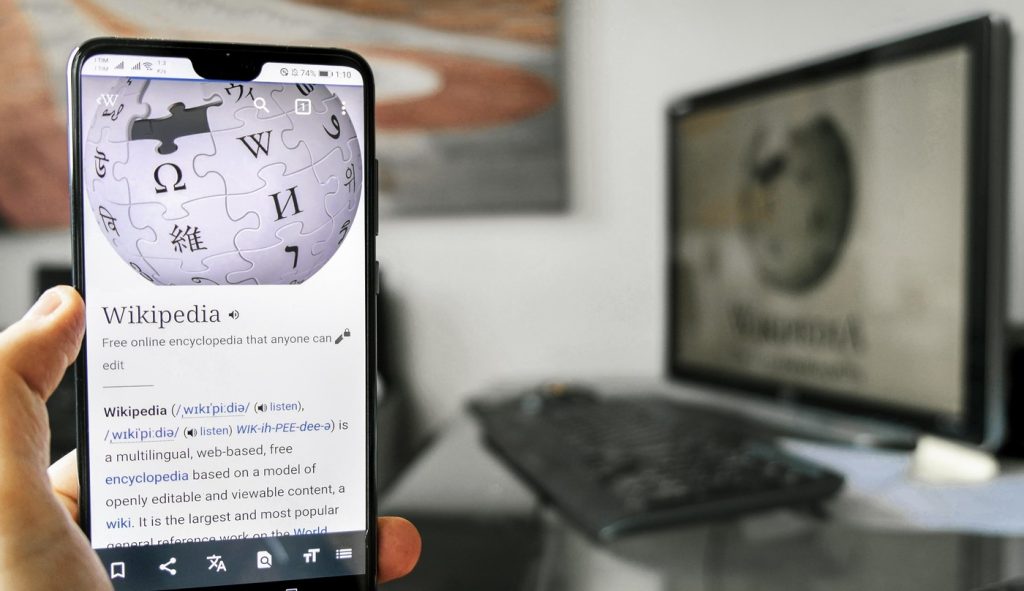 Ce acțiuni mai pot întreprinde editorii în activitatea lor?