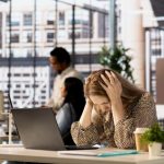 Epuizare extremă? Concediu medical pentru burnout: condiții și drepturi