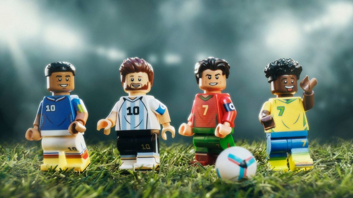 Messi și Ronaldo apar în noul set LEGO pentru Cupa Mondială