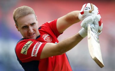 Lucknow Super Giants a ales să arunce القطul la începutul meciului împotriva Sunrisers Hyderabad, decizie surprinzătoare având în vedere condițiile de vreme umedă și plafonul de nori din Hyderabad