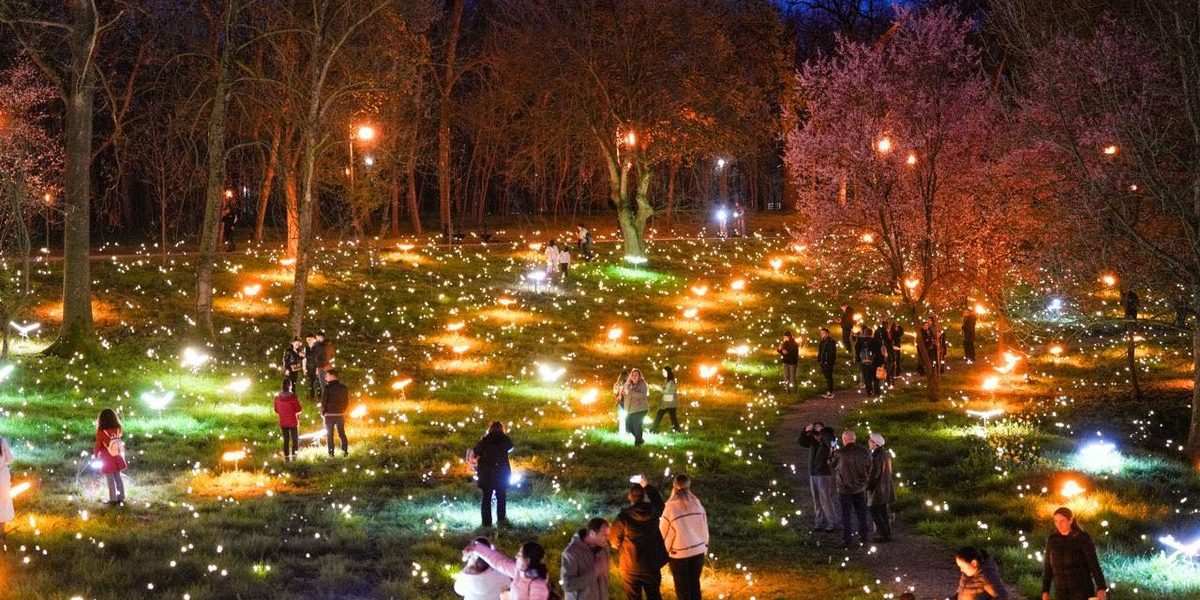 Târgul de Paște de la Craiova transformă orașul într-o lume de poveste cu spectacol pe lac și activități pentru familie