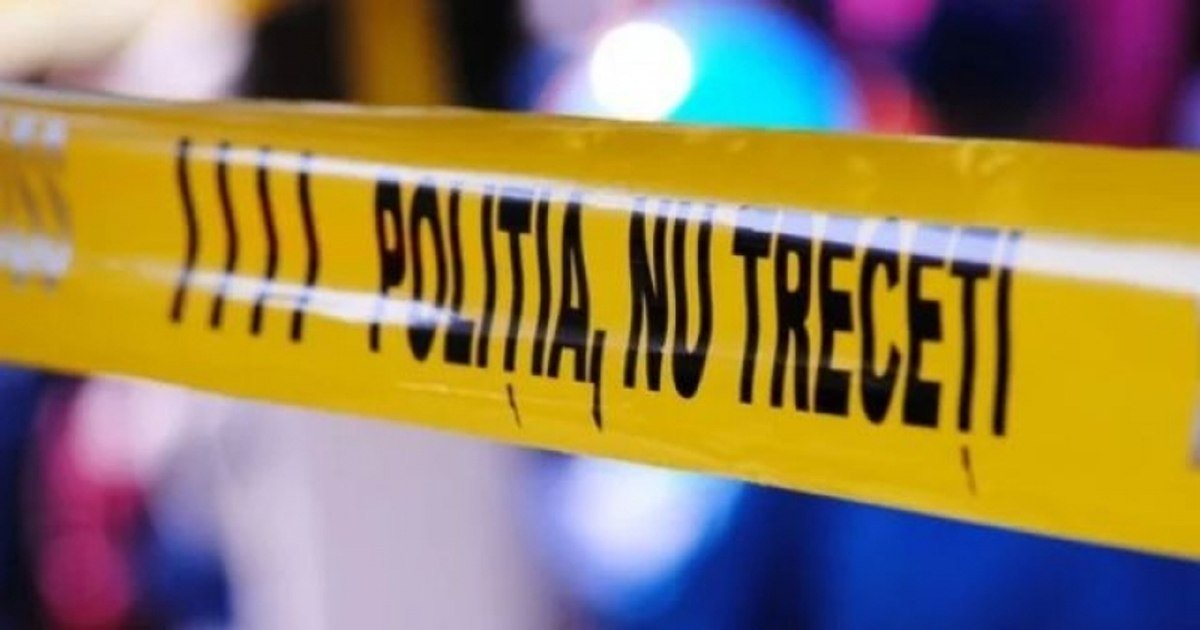 Un copil de 12 ani, instituționalizat într-un apartament de tip familial din Pitești, a decedat luni, 6 aprilie, după ce a căzut de la etajul al patrulea al blocului în care locuia împreună cu alți minori
