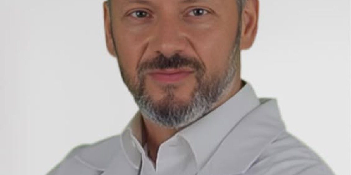 Doctor CONSTANȚEAN, minciună grosolană: s-a dat profesor STANFORD, dar vindea ieftin