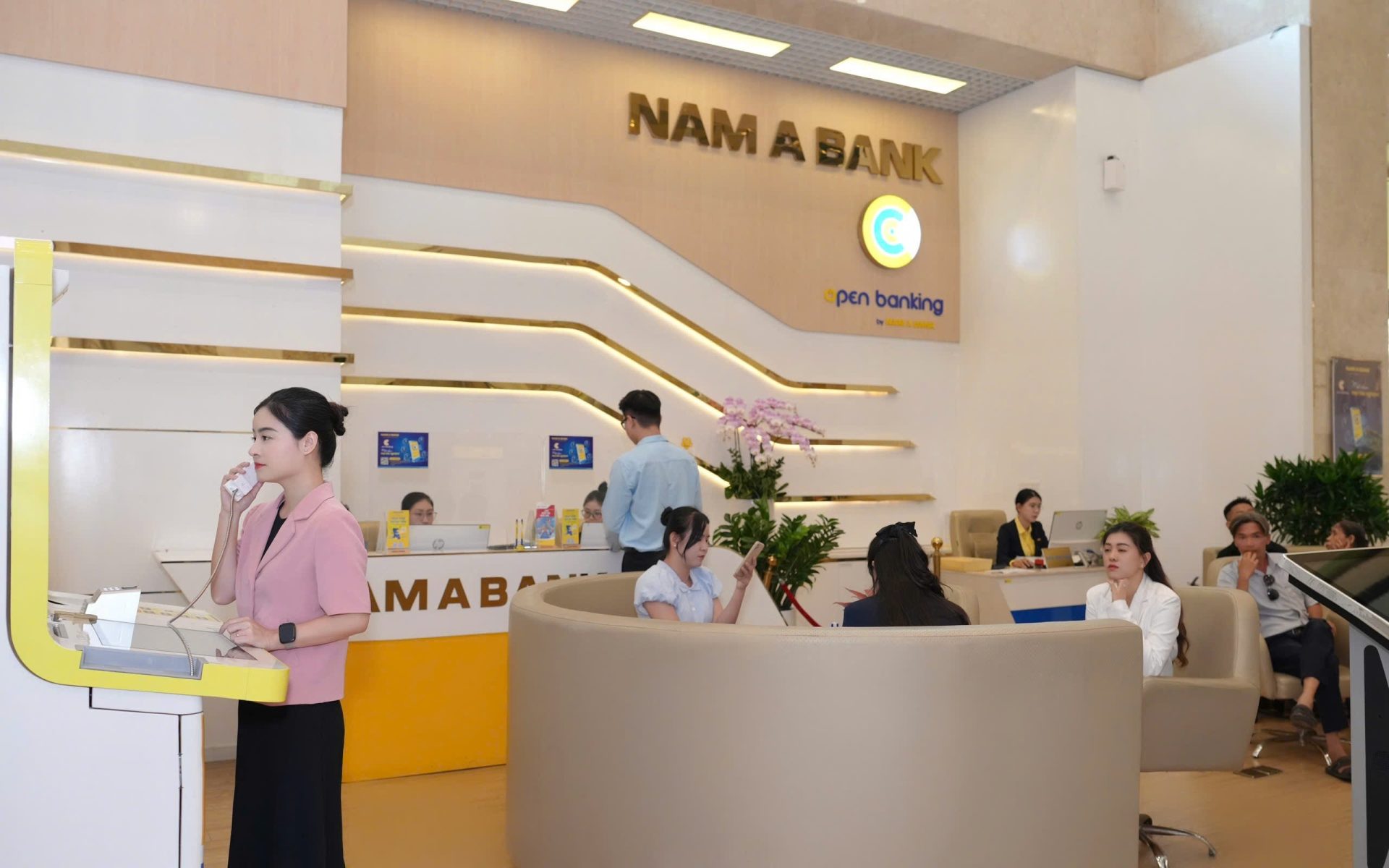 Banca NAM A scăzut dobânzile cu 3%: Ce impact are pe piață