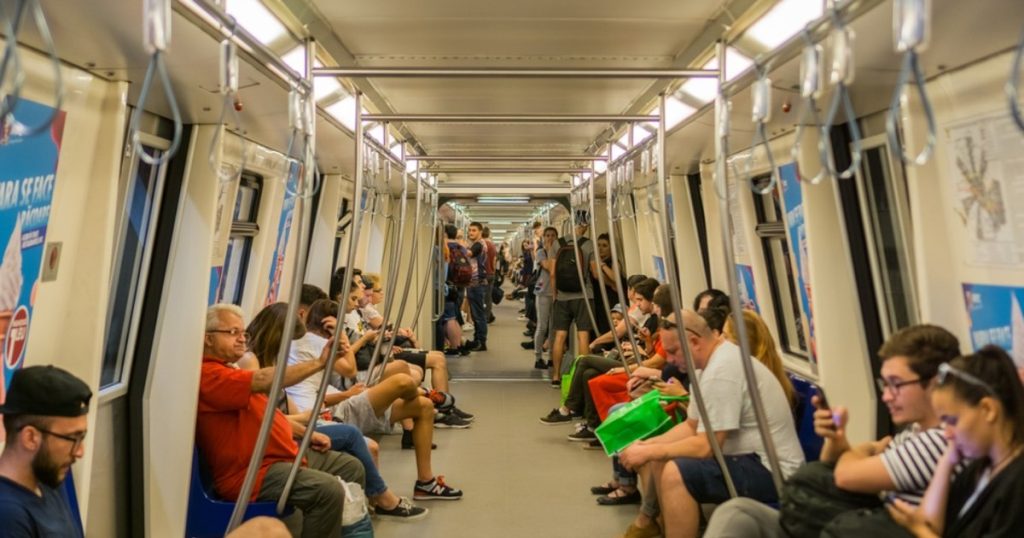 Metroul: 186 de angajați vând bilete, deși există automate. Cum s-a ratat evitarea scumpirii?