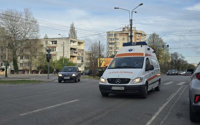 Șoferi români, pe urmele ambulanțelor: Pot încălca regulile rutiere