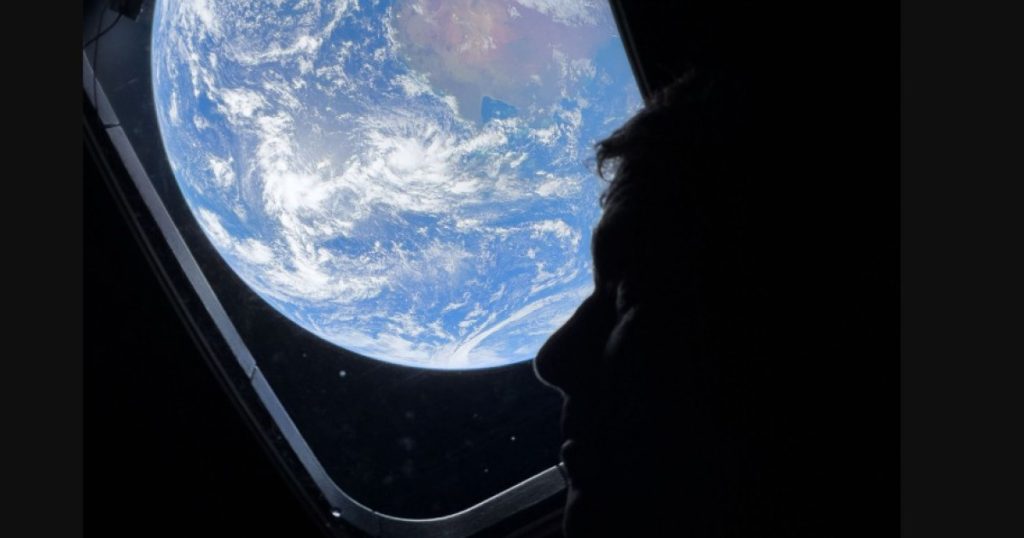 Cum văd astronauții Pământul din spațiu: Emoțiile misiunii Artemis 2