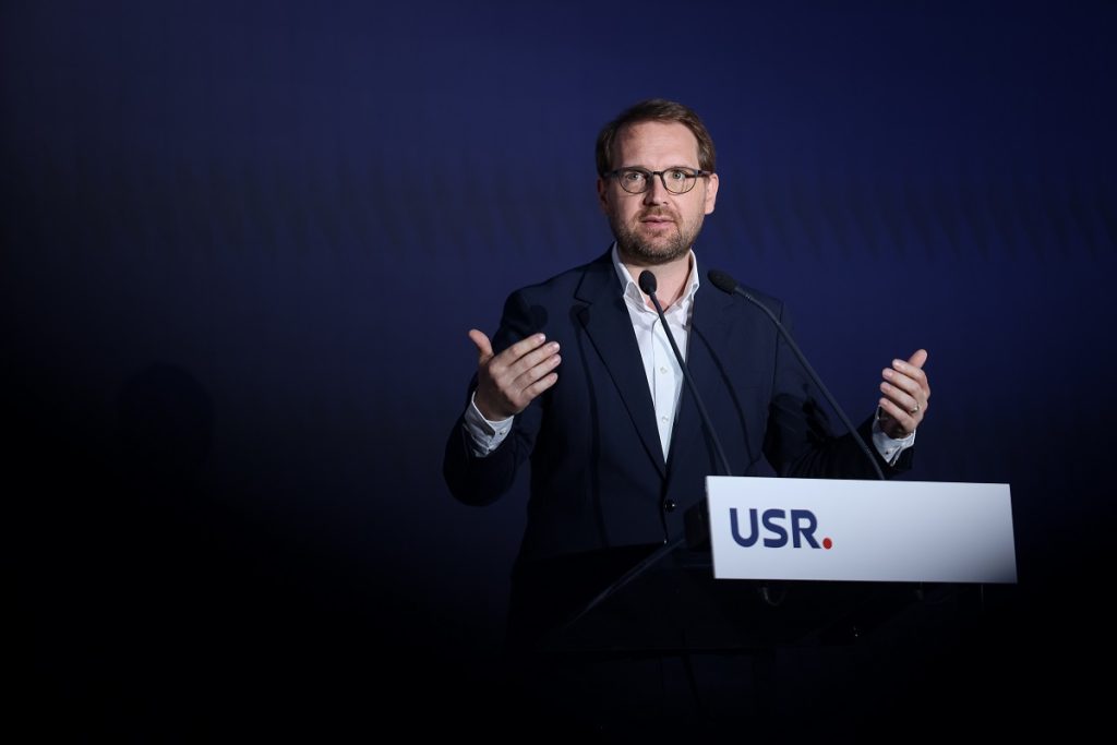 USR acuză PSD: Stop joc cu economia României! Criza, pericol pentru buzunarele românilor