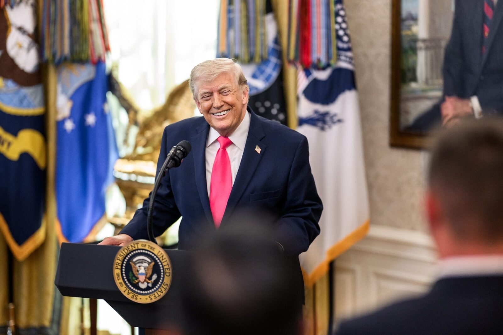 Trump, fascinat de psihedelice: „Pot să iau și eu? „