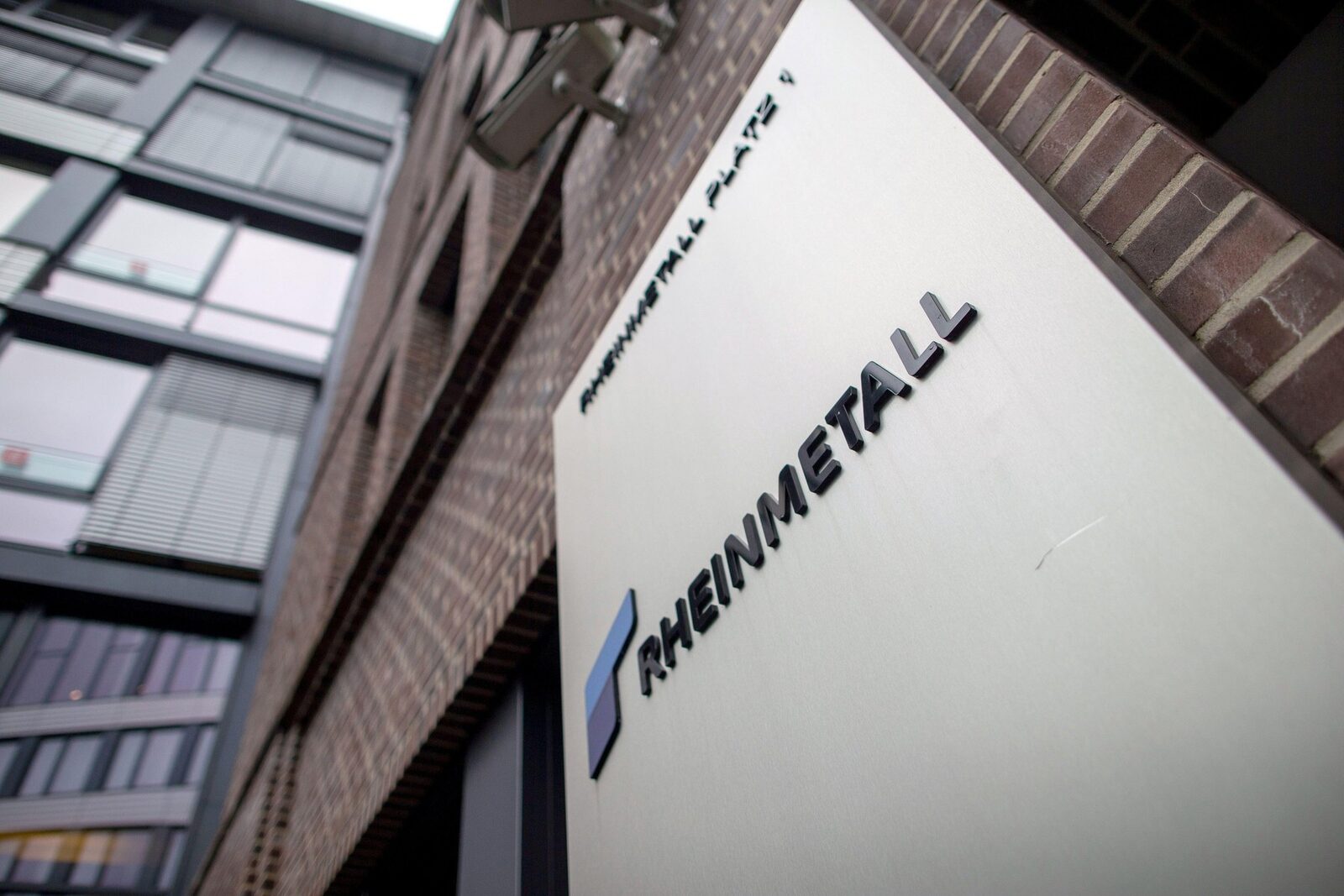 Rheinmetall: Prețuri pentru blindate competitive, investiții în România, pe tot teritoriul