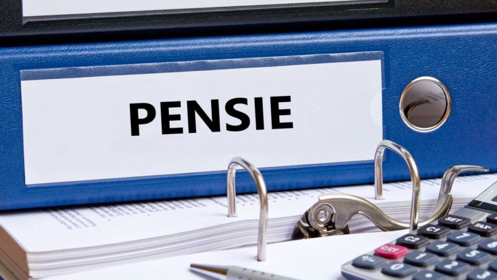 PENSII MĂRITE din aprilie: Cât înseamnă 6,84% în lei pentru români?