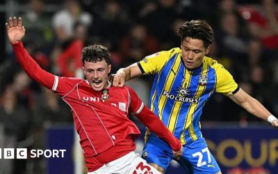 Wrexham încorsetat de Southampton la pauză, spectacolul continuă Meciul dintre Wrexham și Southampton se anunță incendiar, cu toate că scorul de la pauză indică un avantaj pentru oaspeți