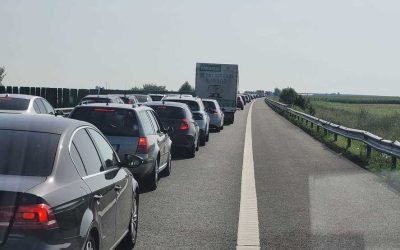 Blocaje majore pe DN-uri și autostrăzile A1, A2, A3, A7: Coșmar în trafic
