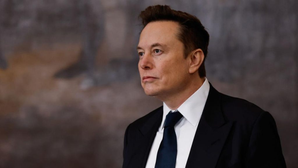 Munca de acasă bine plătită: Elon Musk recrutează în Europa, salariu de 260$ pe zi