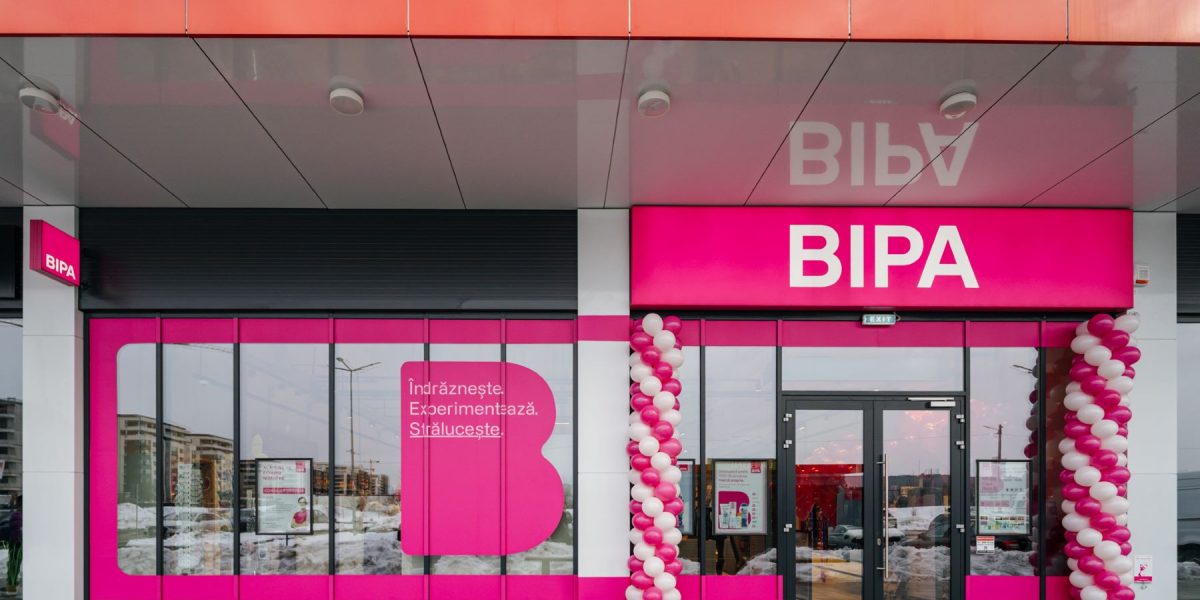 Planuri ambițioase de extindere ale BIPA în România Retailerul european BIPA continuă să-și intensifice expansiunea pe piața românească, după deschiderea recentă a două magazine în București și Chiajna