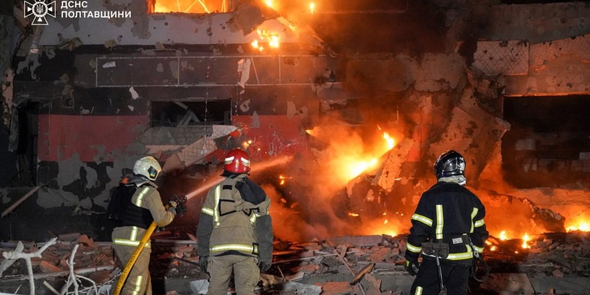 Atacuri în Ucraina: Răniți la Harkov, Poltava, fără curent. Rusia investește