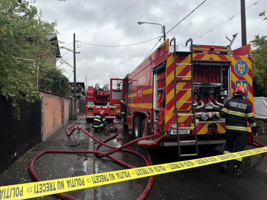 Aglomerație record la 112: Pompierii din București, peste 300 de misiuni de Sărbători