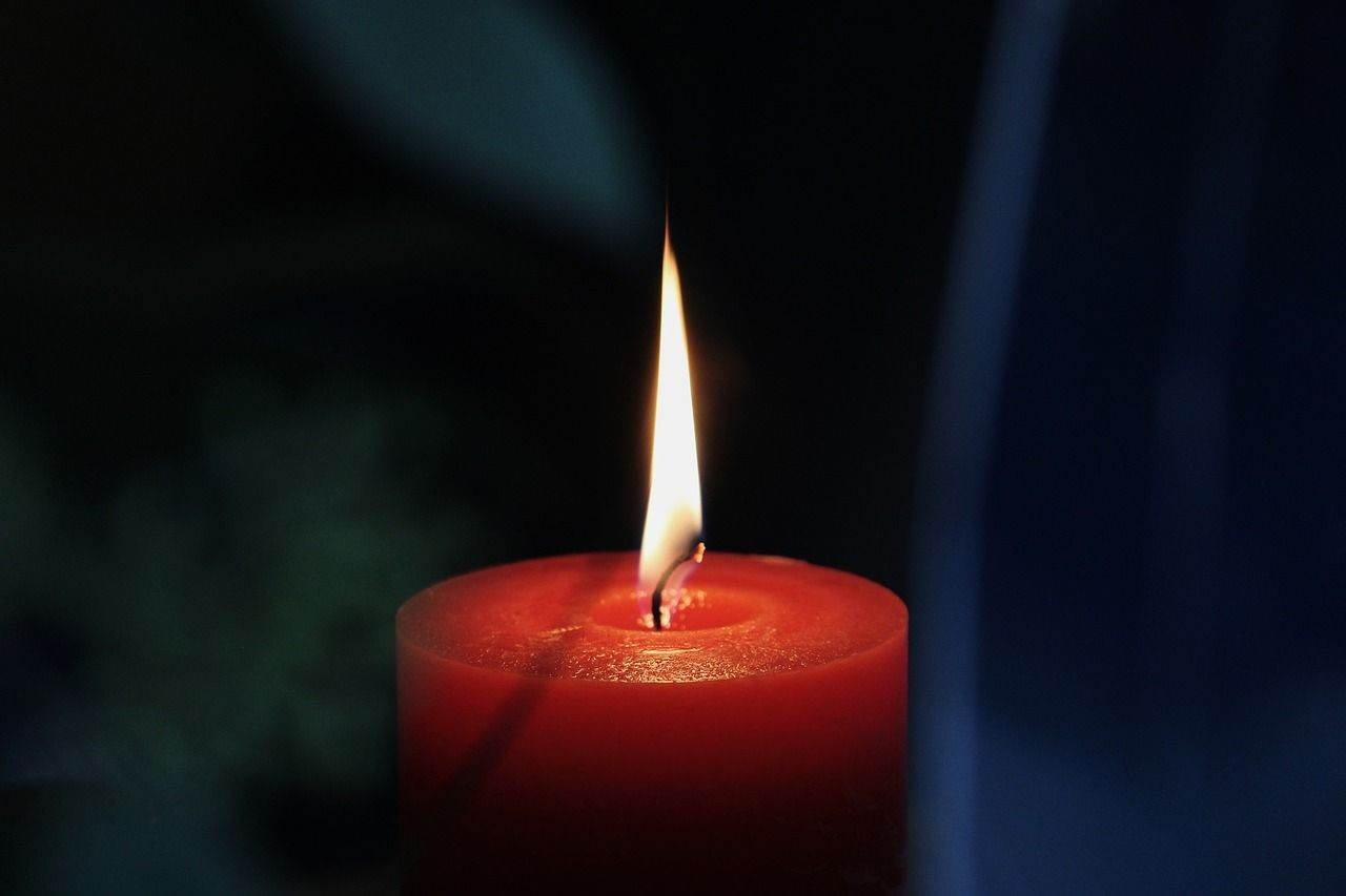 Sfânta Lumină ajunge azi la București: Ceremonia de la Ierusalim