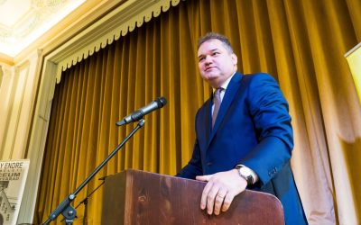 Conflictul scoate un învingător: Cine se bucură de pe urma disputei