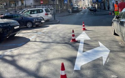 Începând de duminică, 5 aprilie, circulația rutieră din centrul Bucureștiului a suferit modificări semnificative, menite să îmbunătățească fluiditatea traficului și siguranța conducătorilor auto