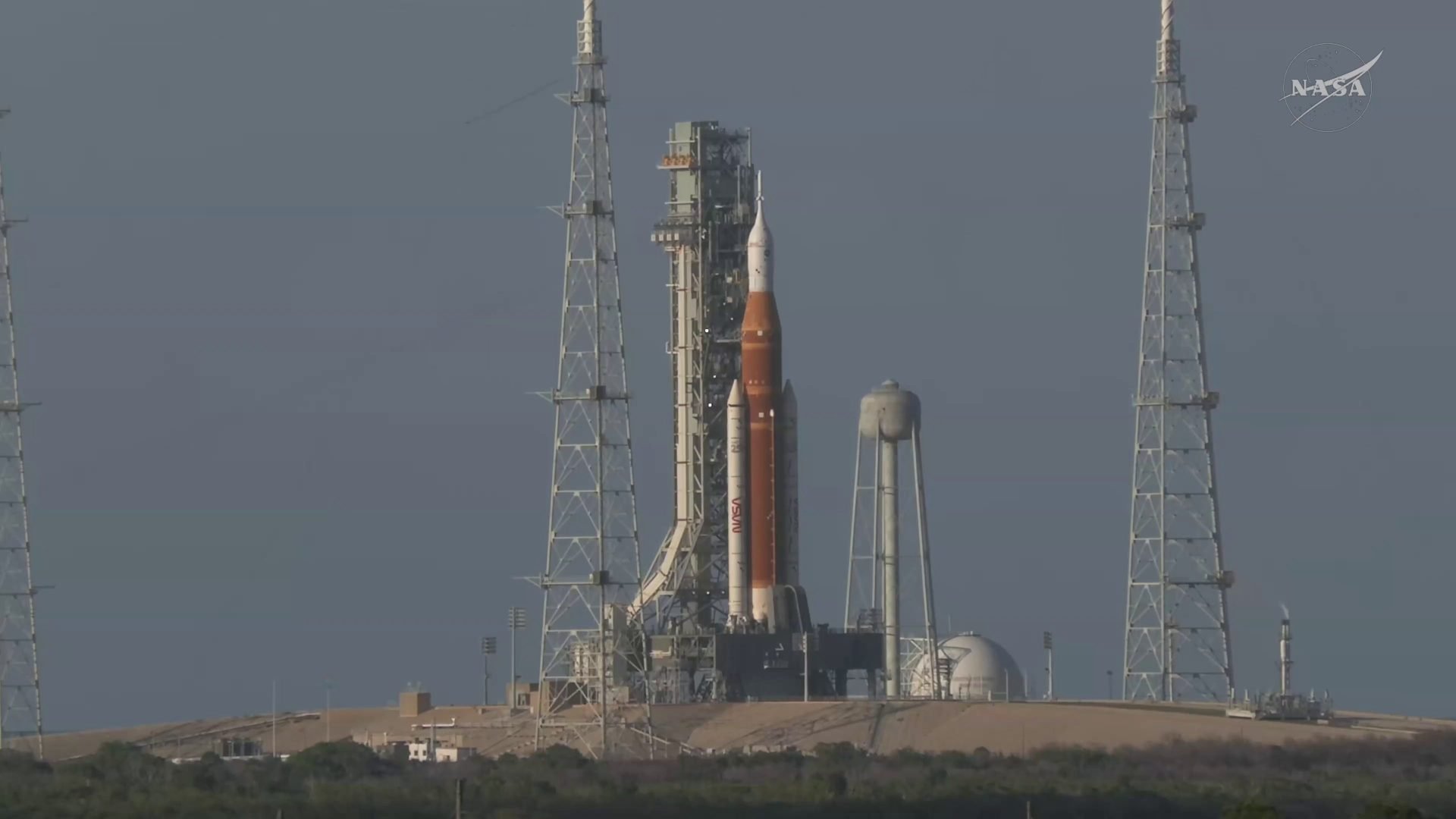 NASA a lansat cu succes misiunea Artemis II din Centrul Spațial Kennedy, aceasta fiind prima involving pasageri umani după mai mult de 50 de ani