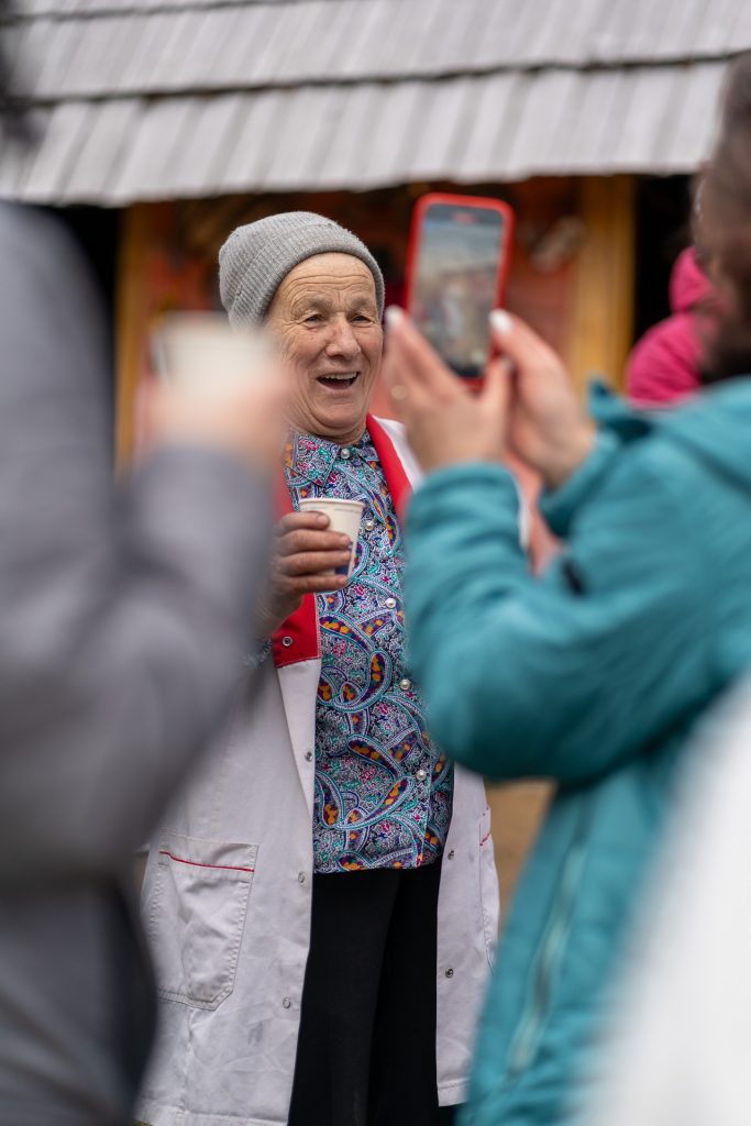 Maria Hoadrea, bunica din Sibiu: „Le fac tocană cu afumătură și rachiu!”