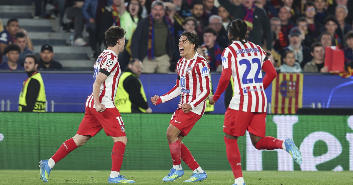 Barcelona, în dificultate la nivel european: Atletico Madrid a învins-o în deplasare Atletico Madrid a învins Barcelona cu 2-0 în prima manșă a sferturilor de finală din Liga Campionilor